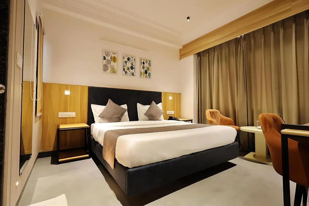 Hotel Sparkle Inn Just 400 Meters From Udaipur Railway Station