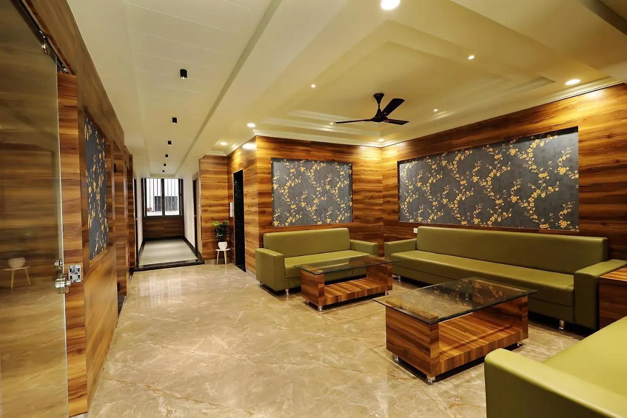 ***  Hotel Sparkle Inn Just 400 Meters From Udaipur Railway Station India