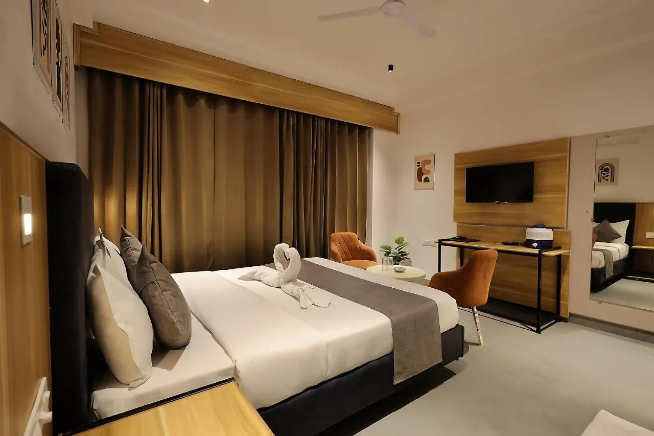 Hotel Sparkle Inn Just 400 Meters From Udaipur Railway Station