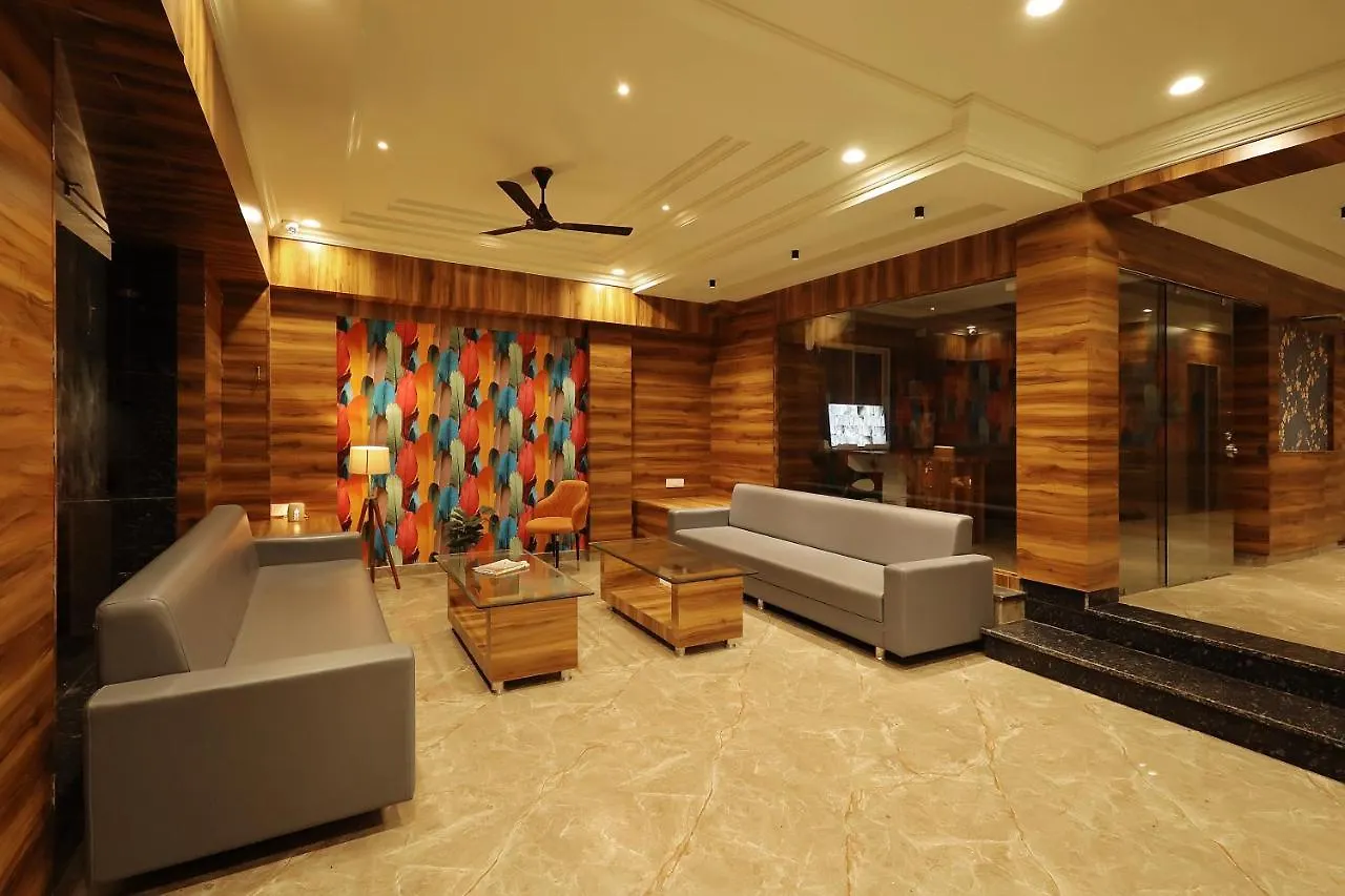 Hotel Sparkle Inn Just 400 Meters From Udaipur Railway Station 3*,