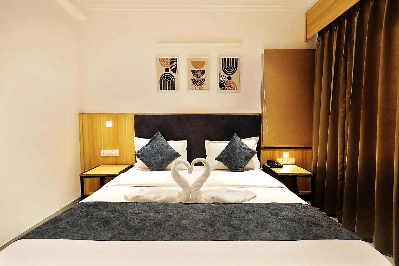 Hotel Sparkle Inn Just 400 Meters From Udaipur Railway Station